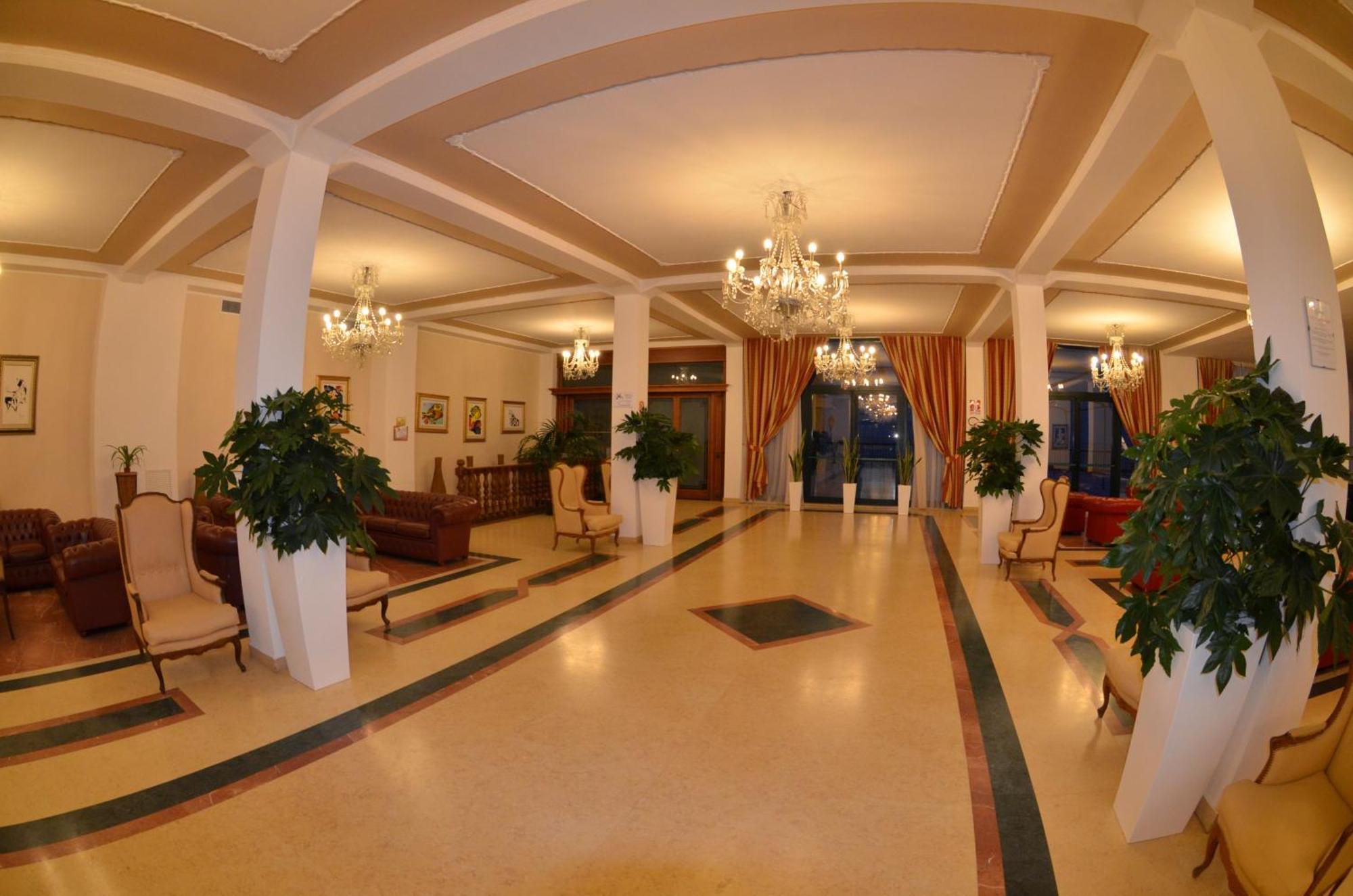 Grand Hotel Montesilvano Marina 외부 사진